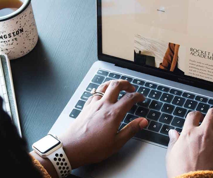 How to Find the Perfect Balance Between AI-Generated Vs. Human-Written SEO Content